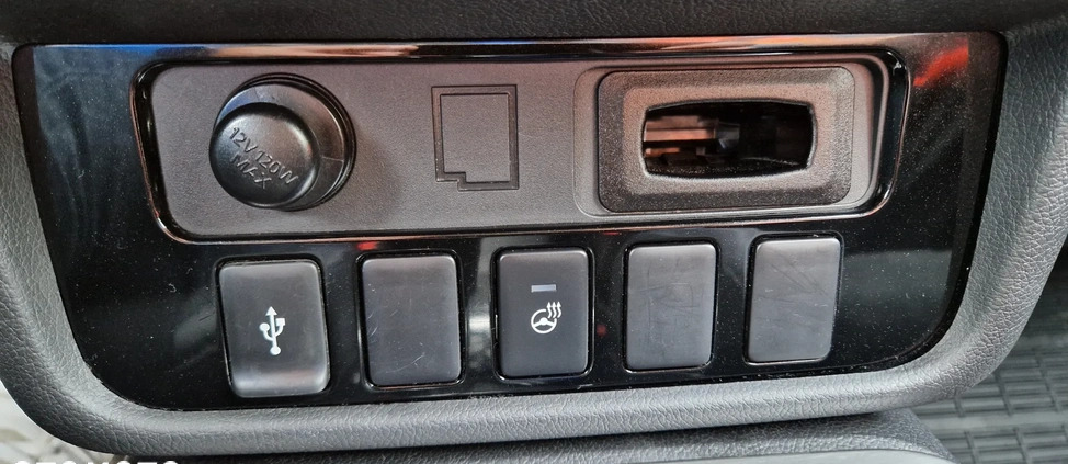 Mitsubishi Outlander cena 73900 przebieg: 189994, rok produkcji 2019 z Ciechanów małe 379